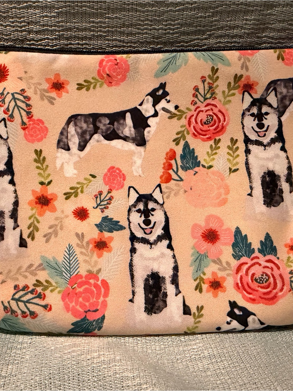 🐾 Husky & Floral Zipper Pouch — $5